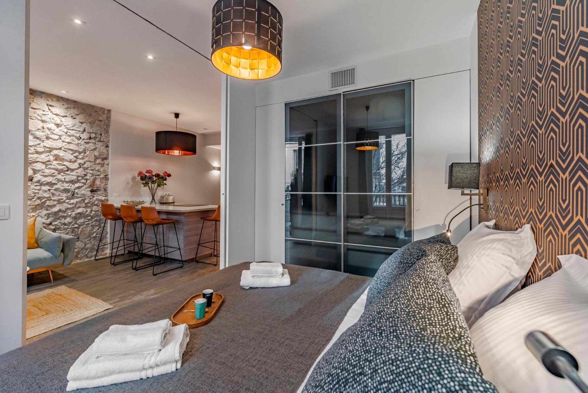 Luxury Family 2Br - Prime Location, Walk To Beach & Shopping, Sunny Balcony - Totolulu Cannes Hoche Εξωτερικό φωτογραφία