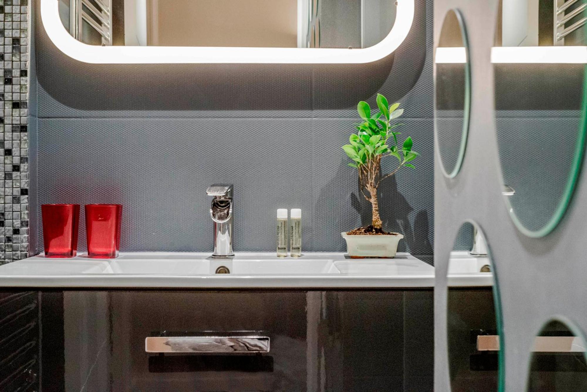 Luxury Family 2Br - Prime Location, Walk To Beach & Shopping, Sunny Balcony - Totolulu Cannes Hoche Εξωτερικό φωτογραφία